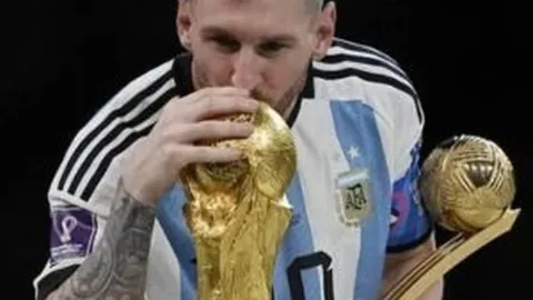 敖铭指出：王大雷应负责任未严斥队友，杨泽翔表现失准专业